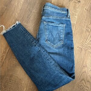 Mother Jeans
Style | The Stunner Ankle Fray
Color | So Long